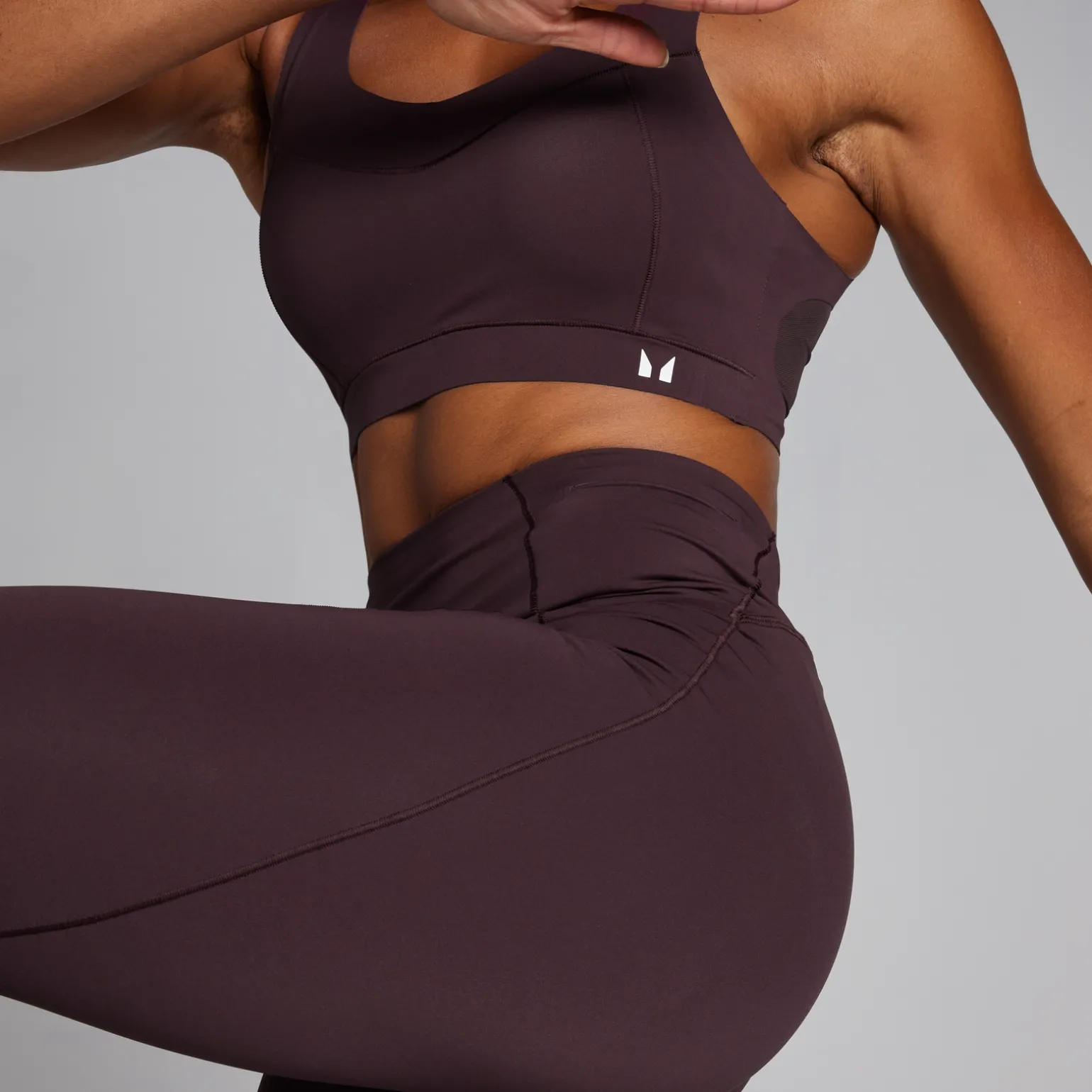 Femme MYPROTEIN Brassière de sport Bonded Tempo Ultra pour femmes – Baie chocolat