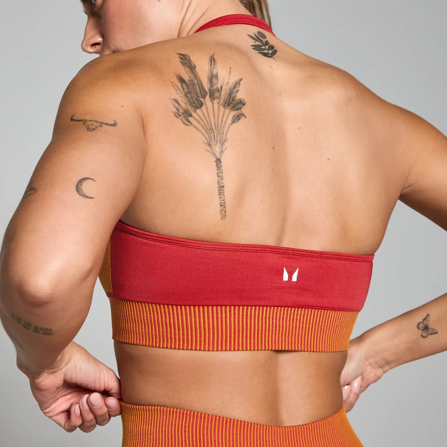 Femme MYPROTEIN Brassière de sport sans coutures MP Two Toned pour femmes – Cuivre