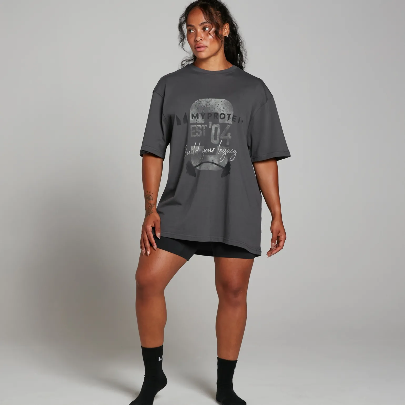 Femme MYPROTEIN T-shirt MP Origin Graphic – Gris délavé